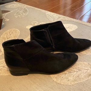 Nine West ankle boot. Leather and suede black